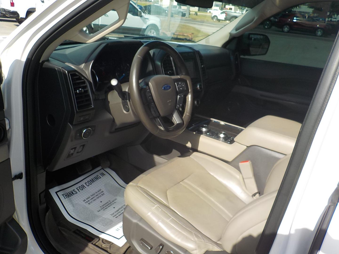 2019 White /Gray Ford Expedition Limited 4WD (1FMJU2AT5KE) with an 3.5L V6 DOHC 24V FFV engine, 6A transmission, located at 1617 W Church Street, Livingston, TX, 77351, (936) 327-3600, 30.710995, -94.951157 - Nice 4X4 family ride! Take the whole family to the lease this year in this comfortable expedition!! - Photo#8