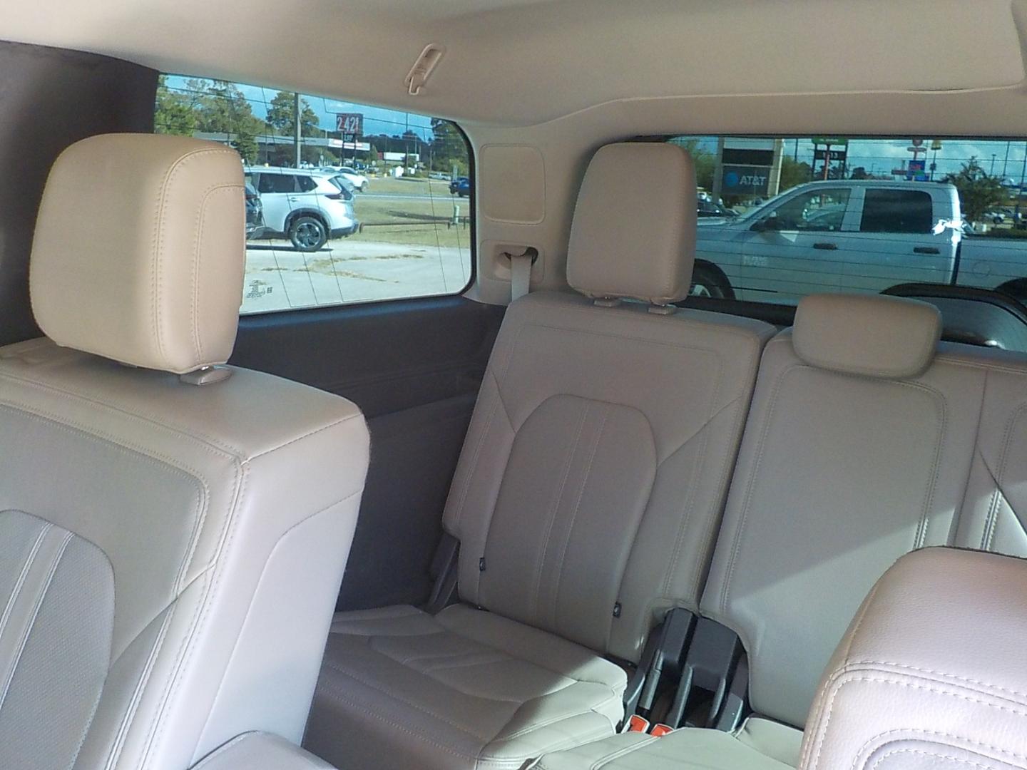 2019 White /Gray Ford Expedition Limited 4WD (1FMJU2AT5KE) with an 3.5L V6 DOHC 24V FFV engine, 6A transmission, located at 1617 W Church Street, Livingston, TX, 77351, (936) 327-3600, 30.710995, -94.951157 - Nice 4X4 family ride! Take the whole family to the lease this year in this comfortable expedition!! - Photo#15