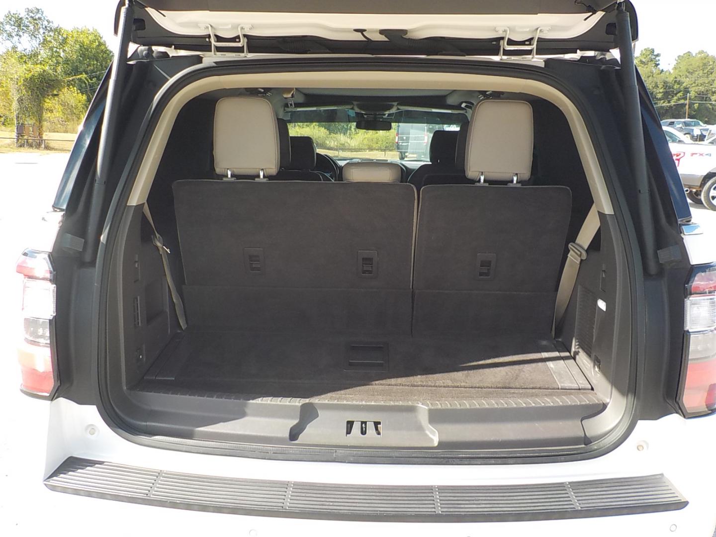 2019 White /Gray Ford Expedition Limited 4WD (1FMJU2AT5KE) with an 3.5L V6 DOHC 24V FFV engine, 6A transmission, located at 1617 W Church Street, Livingston, TX, 77351, (936) 327-3600, 30.710995, -94.951157 - Nice 4X4 family ride! Take the whole family to the lease this year in this comfortable expedition!! - Photo#18