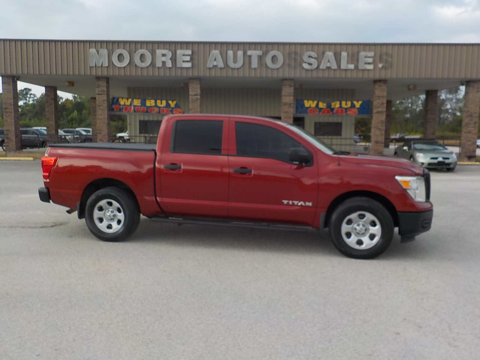 photo of 2017 Nissan Titan S Crew Cab 2WD